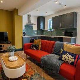 Luxury Coastal Maisonette Roof Terrace Sleeps 8, хотел в Сийтън