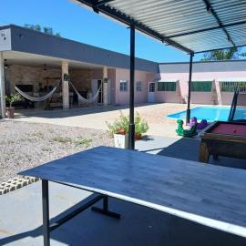 Chácara em Iranduba com 4 Suítes com AC Piscina e Segurança 24h, Hotel in Iranduba