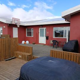 4 bedroom relaxing home, for total Solar Eclipse, hotel u gradu Borgarns