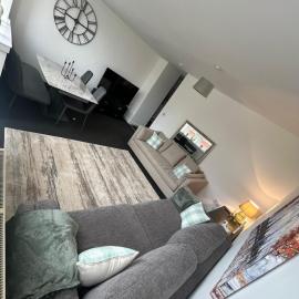The M Rooms at 144، فندق في Kirk of Shotts