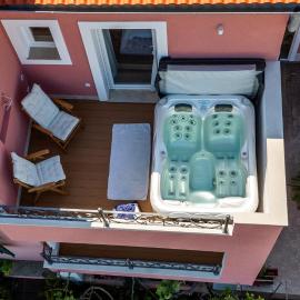 Captain's Escape - Spa City View, hotel in Mali Lošinj