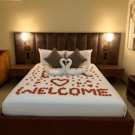 Hill View Guest Center, hotel in Kpomkpo
