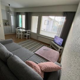 Yksiö autopaikalla, Niinivaara, Hotel in Joensuu