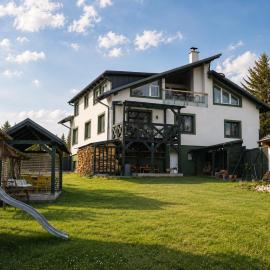 Cool Mountain Escape - AC - Summer Cinema - 2BR Family Apartment - Garden - Liptov