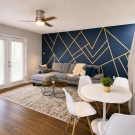 Slate n Cedar Hoover Designer Townhome, Hotel in Hoover