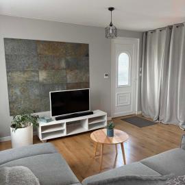 Maison 2 chambres avec jardin et parking privatif, hotel in Saran