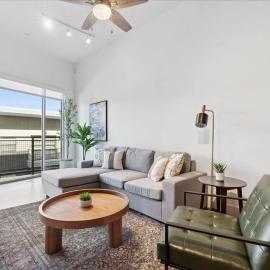 Downtown Loft Dallas Modern Farmhouse no 408
