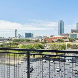 Penthouse Luxe Views No 604