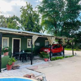 Ehalo Ndjoko which means small beginnings, hotel i Ondangwa