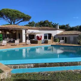 Luxury Villa, Infinity Pool, Beach 5 min، فندق في راماتويل