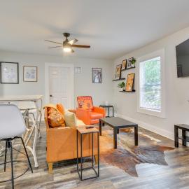 Great for Groups! Greensboro Getaway, 1 Mi to Dtwn