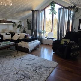 Studiolägenhet i villa, hotel u gradu Huddinge