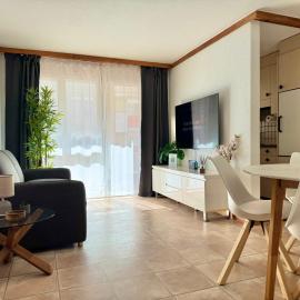 Mountain View Apartment near Brig Station, self check-in, hotel en Naters