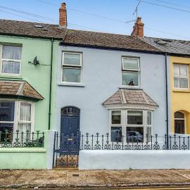 4 Bedroom Holiday Home - Tenby - Perfect Location - Suffolk House, Hotel in Tenby