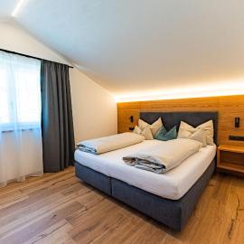 AurAlpin Apartments, hotel i Cadipietra