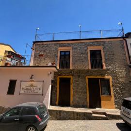Borgo Luce - Rooftop and Rooms, hotel Francavilla Marittimában