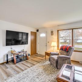 Explore the Upper Peninsula! Marquette Home, hotel in Marquette