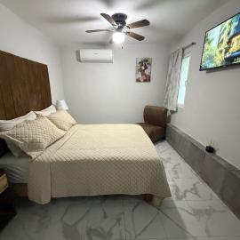 Elegant apartment right on the boulevard by the sea