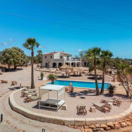 Traumhafte Finca - Es Camp Fora - nahe Santanyi mit Meerblick, готель у місті Сантаньї