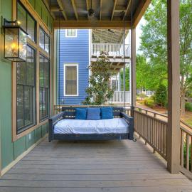High Tide House 4BR Screened Porch Lake, hotel i Canadian