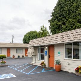 6 Rivers Motel Fortuna near Hwy 101, hotel sa Fortuna