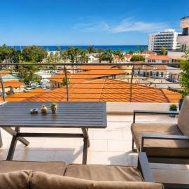 Best Seaview in Larnaca - 2 BDR Apt - 2 Min Walk to Beach