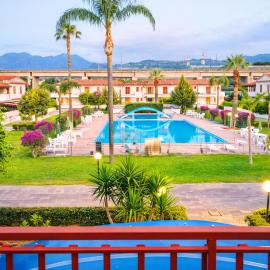 Pool & Sea House Vittoria - WiFi, A-C, front Eolie