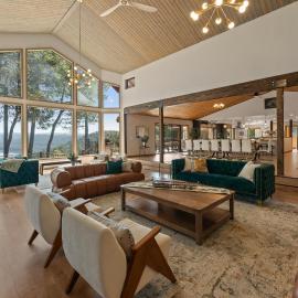 The Gathering Place! Sleeps 24, Lakeview, Game room