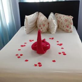 Little savoy guest house, hotel v destinácii Runaway Bay