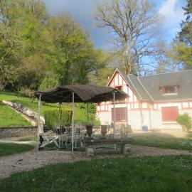Traditional Countryside House Chateaux de la Loire โรงแรมในOrchaise