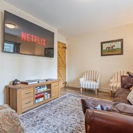 Comfy 3BR Village Home for 6 Near Lincoln