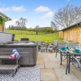 3 Bed in Selattyn oc-w34593, hotel in Gobowen