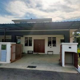 Rabiatul4Nur Olak Lempit-KLIA Guesthouse, hotel in Banting