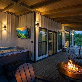 Hazel Hollow Hot Tub W- TV Steam Shower