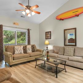 Sunny Coastal Condo Near The Beach in Catalina, hotel in North Myrtle Beach