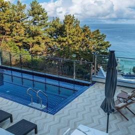 Yeongdeok Full Moon Pool Villa, hotel in Yeongdeok