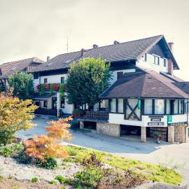 Župančičev hram, hotel a Dragatuš
