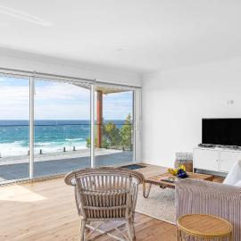 Ocean Overlook - Rennies Beach holiday haven