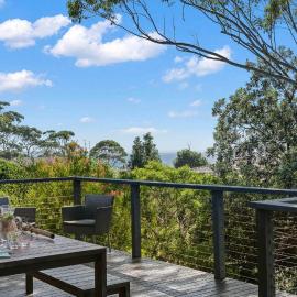 Mollymook Breeze - lovely 4 BR home with beach views