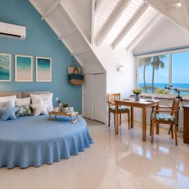 Deja Blue - Comfortable Beachfront condo