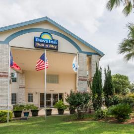 Days Inn by Wyndham San Antonio Southeast Frost Bank Center