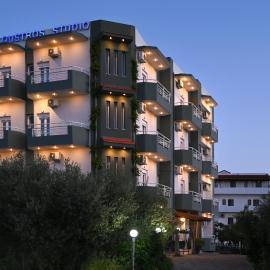 Saloustros Studios, hotel v mestu Amoudara Herakliou