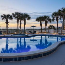 Courtyard by Marriott Jacksonville Beach Oceanfront, khách sạn ở Jacksonville Beach