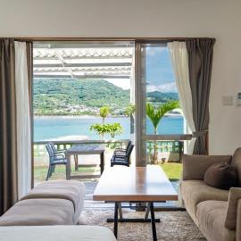瀬底島 目の前がビーチ BBQ可能 広いお庭付きの宿泊施設 瀬底ありがとうハウス, hotel a Ufugumui