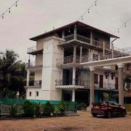 RS Green Barathi โรงแรมในKilinochchi