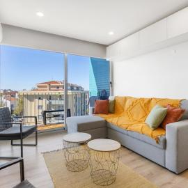 Blue Breeze Espinho | Pool View, Gym & Balcony