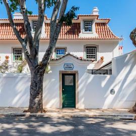 Villa Azzurra Cascais 5BR, hotel in Cascais