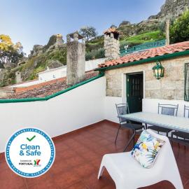 Casa Mont'Santo with Balcony & Terrace