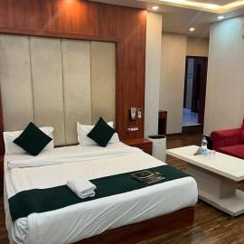 Hotel V Square