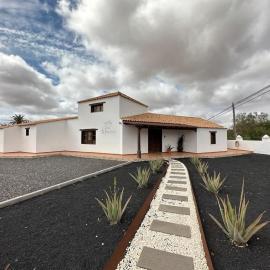 Villa with pool in the centre of Fuerteventura